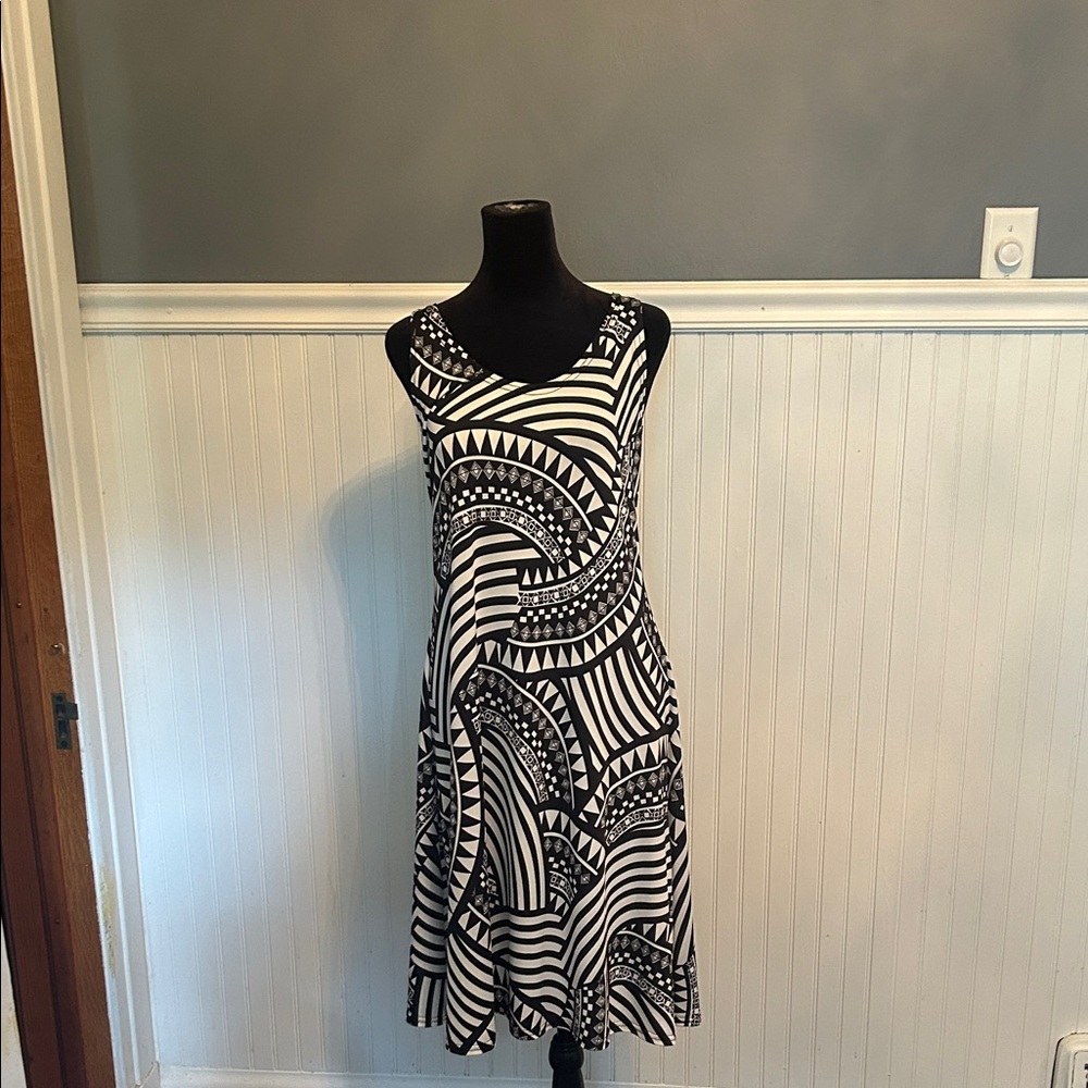 Black and White Patterned Women's Midi Dress